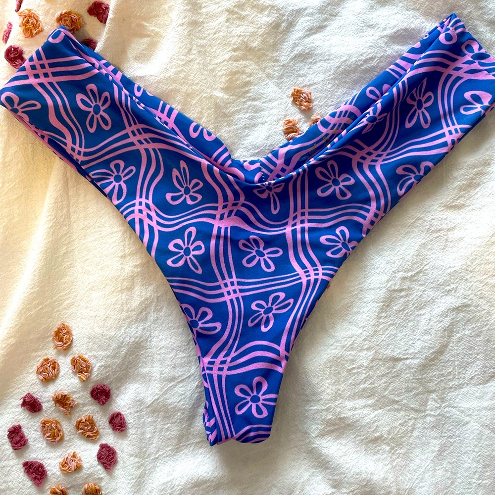 Mandi Bottom - Hermosa Skatie Swim